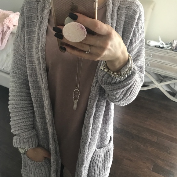 Sweaters - 🔄RePosh🔄 BNWT Silver Chenille Cardigan